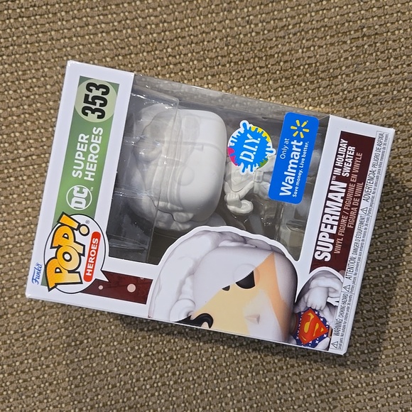 NEW Funko POP DC DIY Superman in Holiday Sweater Walmart EXCLUSIVE Christmas - Picture 2 of 3
